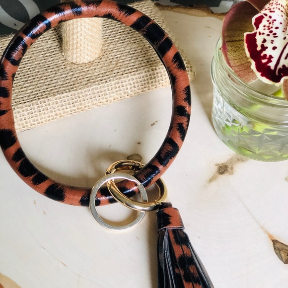 Bracelet / Big Key Ring With Tassel Leopard Large - Picture 3 of 5